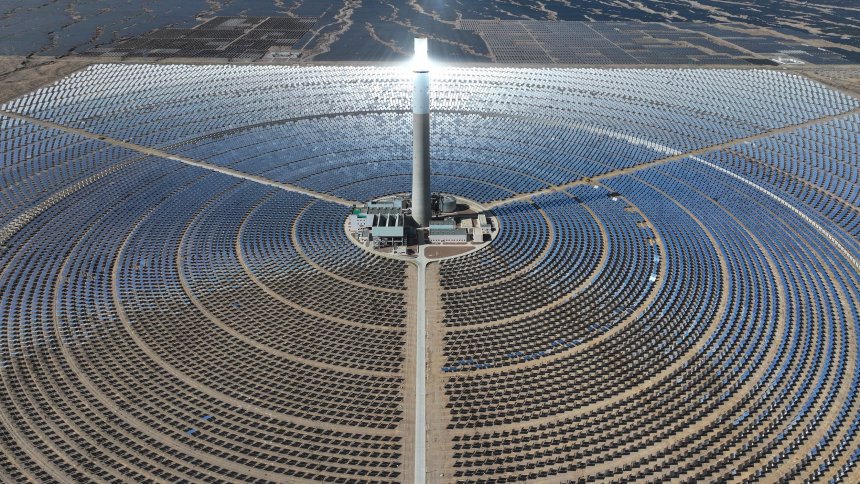 Солнечная электростанция CGN Delingha в китайской провинции Цинхай