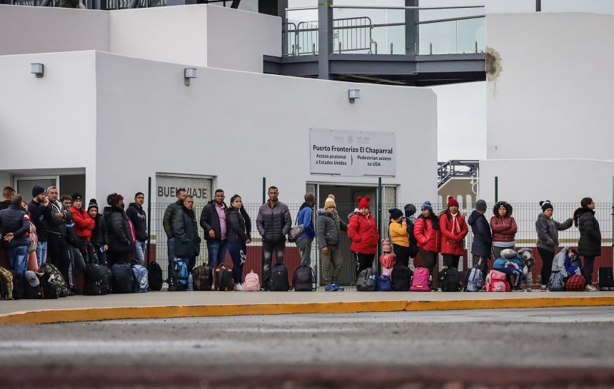Количество мигрантов, пересекающих границу с Мексики с США в ​​Тихуане в 2023 году, выросло на 31%