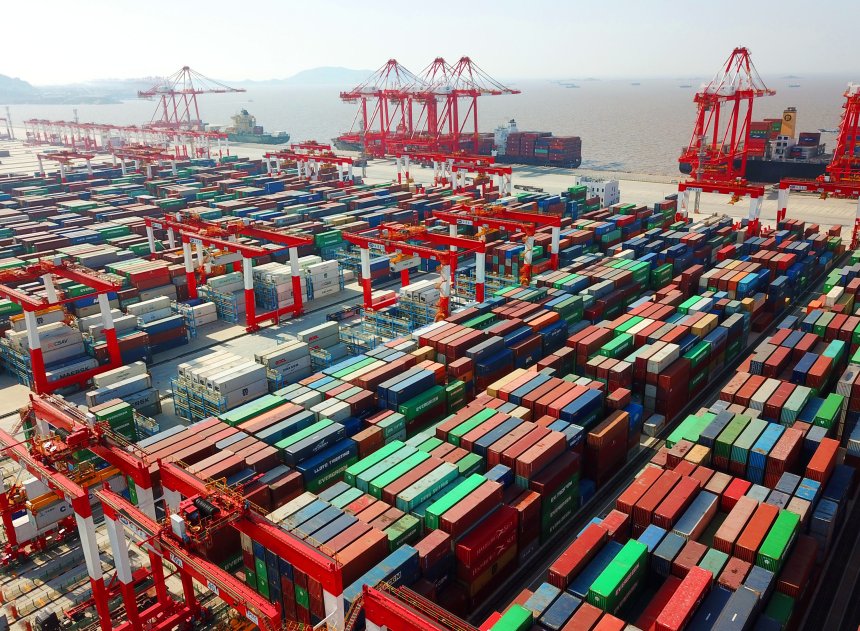 Крупнеший в мире автоматизированный контейнерный терминал "Яншань" в Шанхае