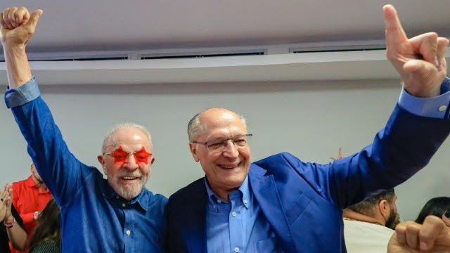 Президент Бразилии Луис Инасиу Лула да Силва после объявления результатов второго тура выборов президента Бразилии.