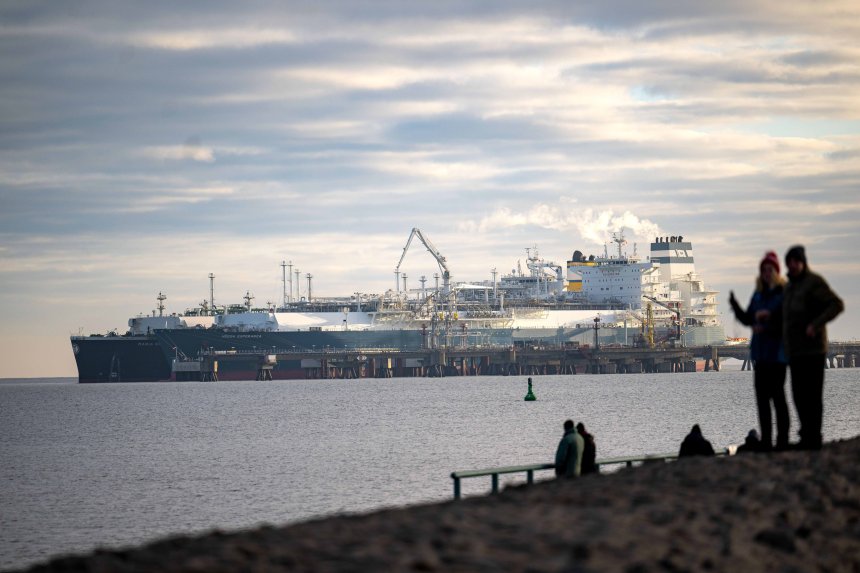 Первый танкер Maria Energy с сжиженным природным газом из США прибыл на недавно открывшийся в Германии терминал по приему СПГ в Вильгельмсхафене