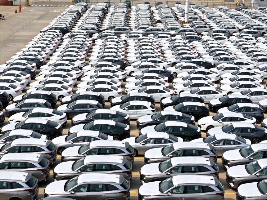 Производство и продажи автомобилей в Китае впервые превысили 15 миллионов единиц в первой половине 2025 года